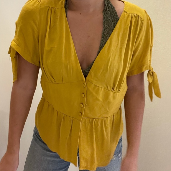 Women’s Mustard Yellow Blouse - Picture 4 of 7